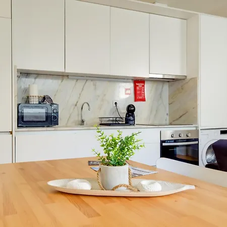 1-bedroom With Terrace Next To Bonfim Metro Station Oporto